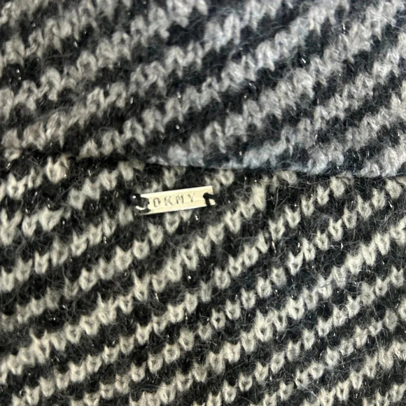 DKNY Black Ivory Plaid Check Chunky Knit Hi Lo Sweater Size Small - Picture 5 of 8